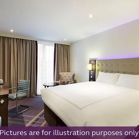 Premier Centre Hotel *