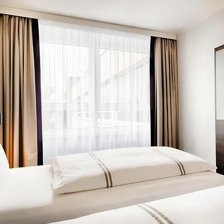 Hotel Premier Centre *