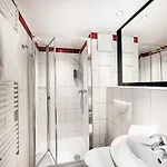 Premier Centre Hotel 3*
