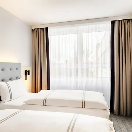 Premier Centre Hotel