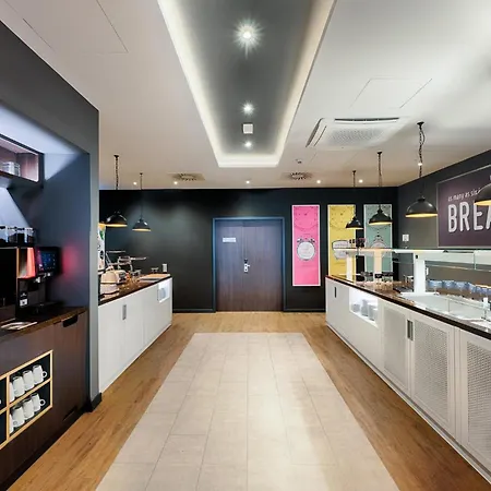 Premier Centre Hotel