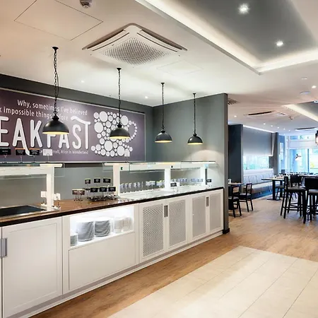 Premier Centre Colonia