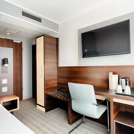 Premier Centre Hotel