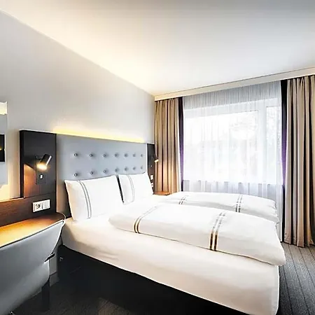 Premier Centre Hotel 3*