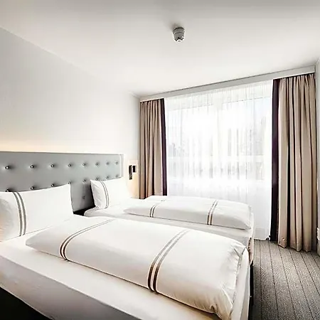 Premier Centre Hotel