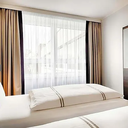 Premier Centre Hotel 3*