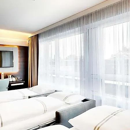 Premier Centre Hotel 3*
