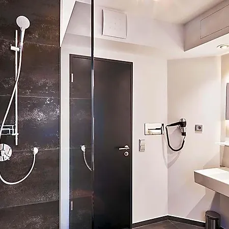 Premier Centre Hotel 3*
